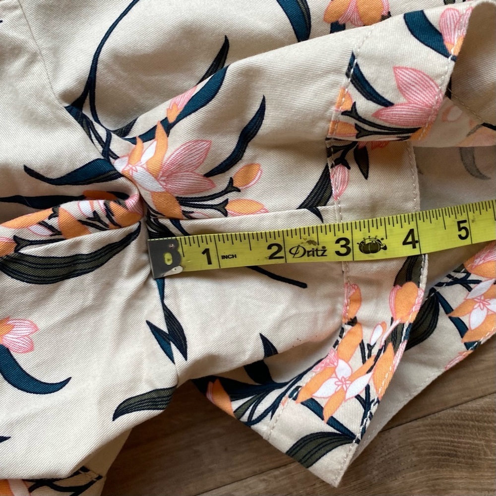 NWT LOFT Floral Shorts - Picture 5 of 9